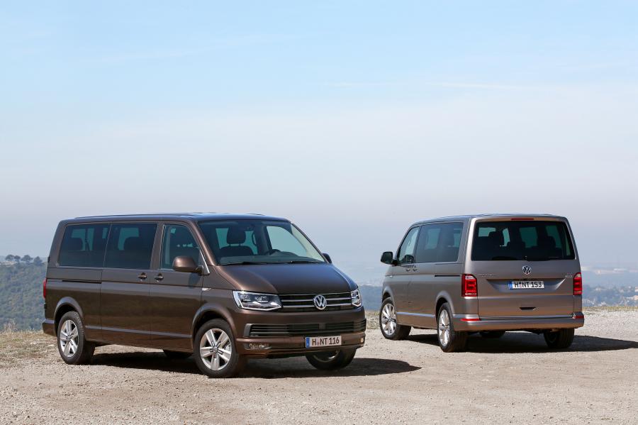  Volkswagen Multivan 2015 года  (фото 17 из 20)
